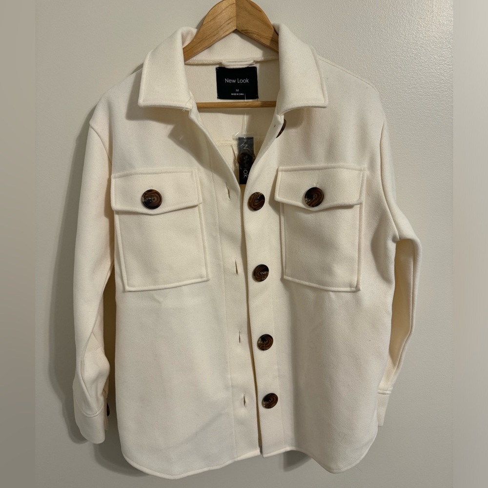 New Look Women’s NWT Cream Double Pocket Button Up Shacket Size Medium